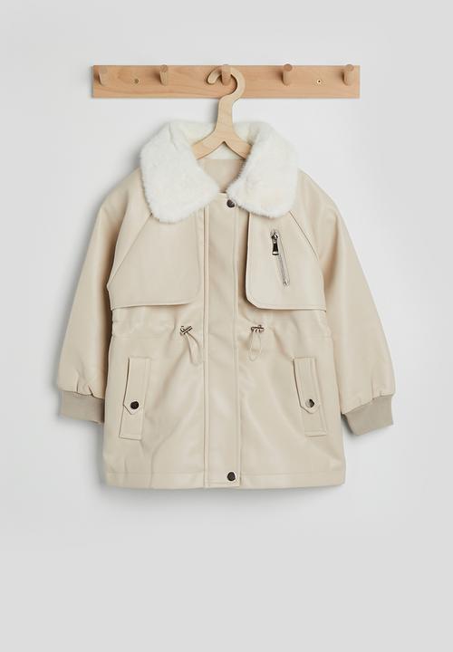 Pop Candy - PU trench coat with faux fur collar - cream