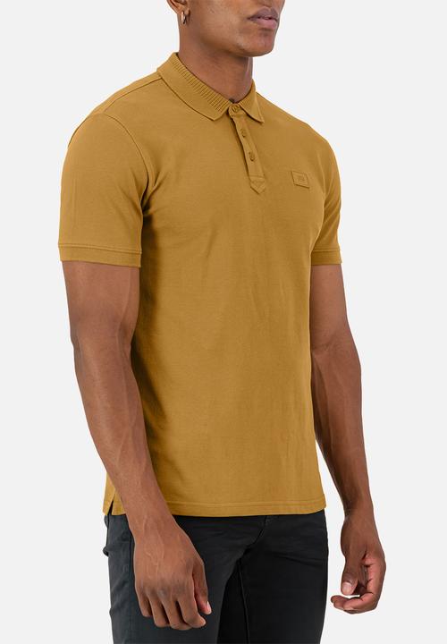 S.P.C.C - Mullen Golfer  - Mustard