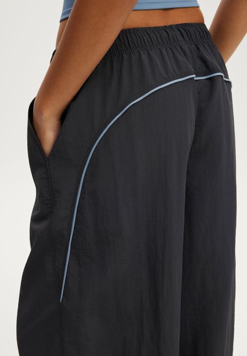 Cotton On - Off Side Woven Sweatpant - Graphite