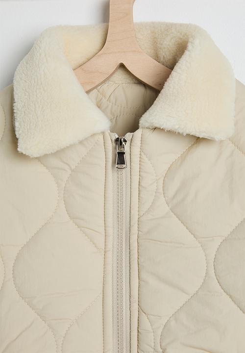 Pop Candy - Onion quilted jacket with faux shearling collar - light beige