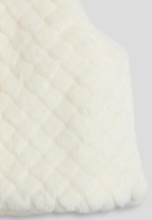 Pop Candy - Plush curved hem vest - white