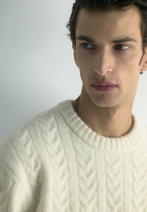 H&M - Regular fit cable knit jumper - white