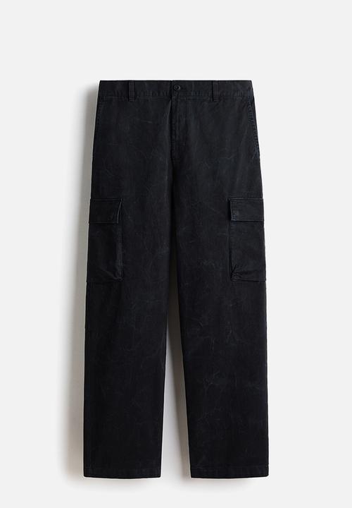 H&M - Relaxed fit cargo trousers - washed black