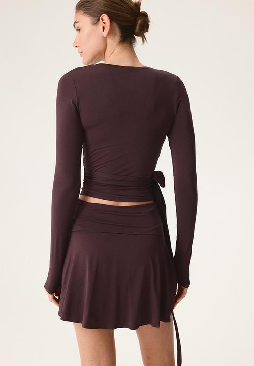 H&M - Sports wrap top in modal - chocolate plum
