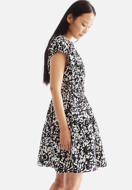 H&M - Cotton dress - black/patterned