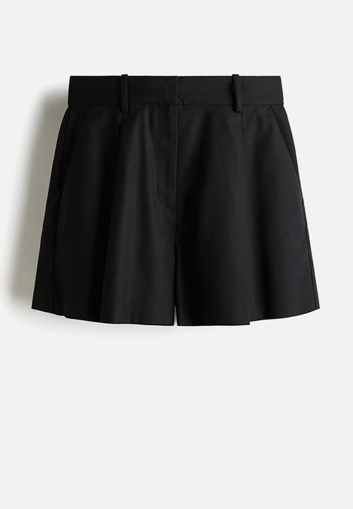 H&M - Pleat-front shorts - black