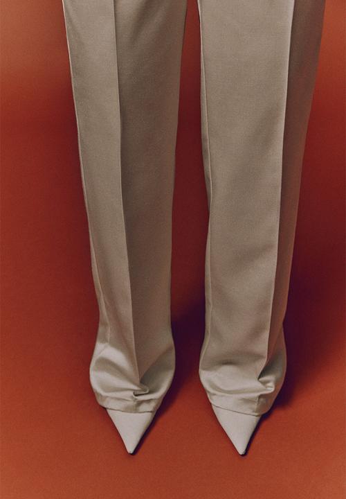 H&M - High-waisted tailored trousers - cream