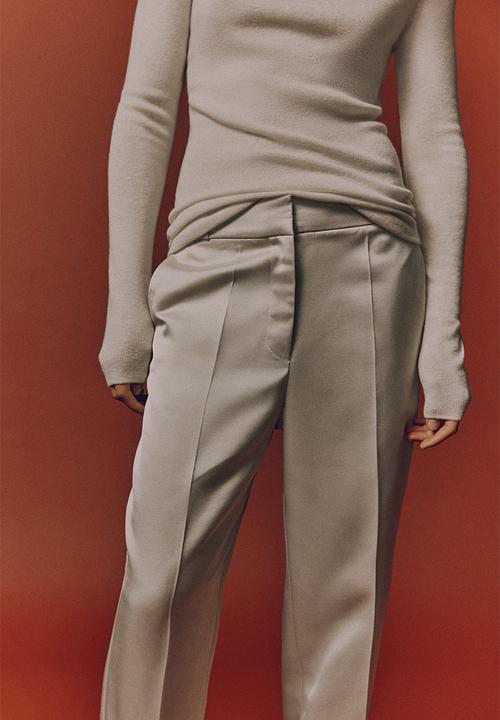 H&M - High-waisted tailored trousers - cream