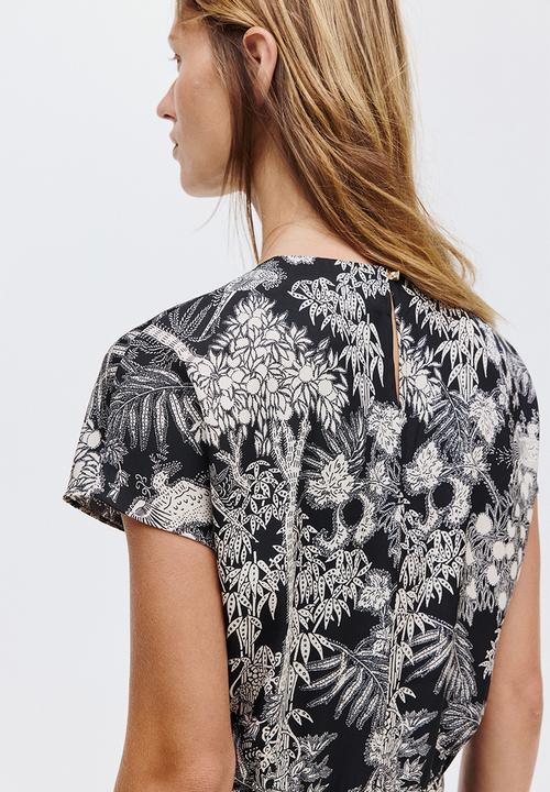 H&M - Cap-sleeved satin dress - black/patterned
