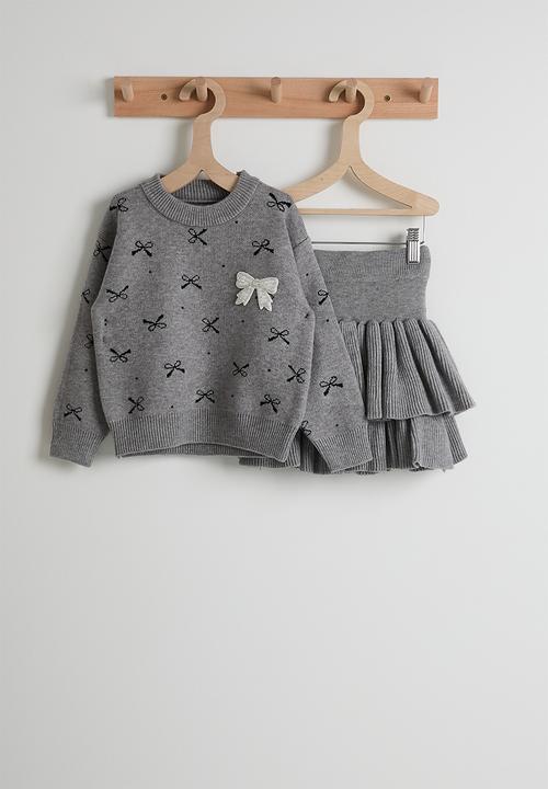 Pop Candy - Knit jumper with ribbed ra-ra skirt - grey/bow aop