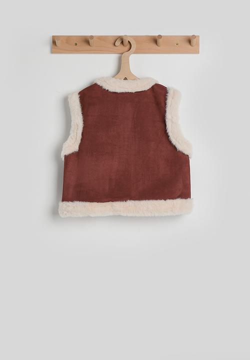 Pop Candy - Faux suede-fur vest with crossbody bag - brownish red/cream