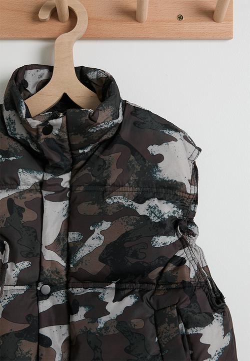 Pop Candy - Distressed camo puffer vest - multi