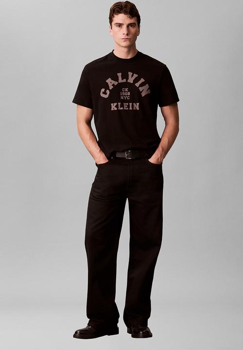 Calvin Klein - Ss 20S Ln Calvin College Graphic Tee - Black