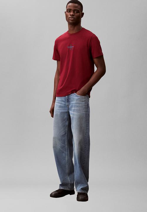 Calvin Klein - Ss 30S Micro Monologo Graphic Tee - Renaissance Red