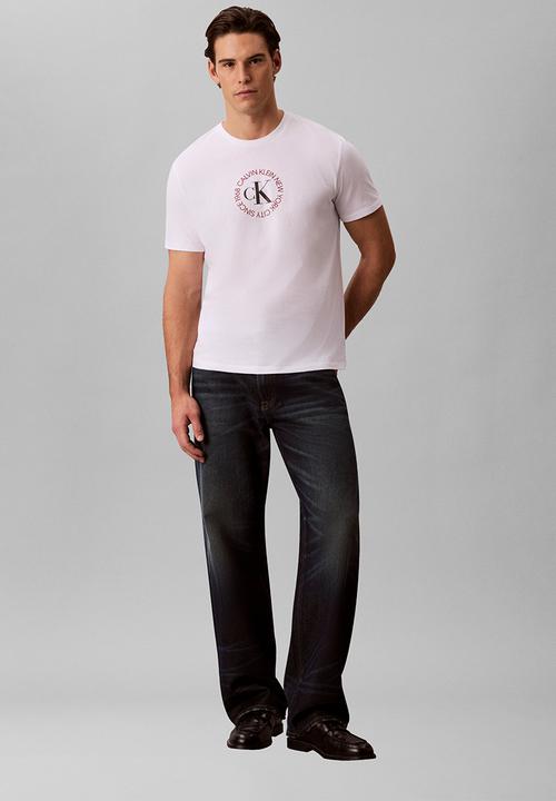 Calvin Klein - Ss 30S Whsl Ck Word Circle Graphic Tee - Brilliant White