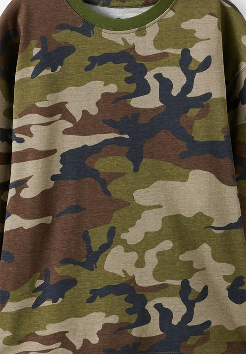 Cotton On - The Essential Long Sleeve Tee - Camo