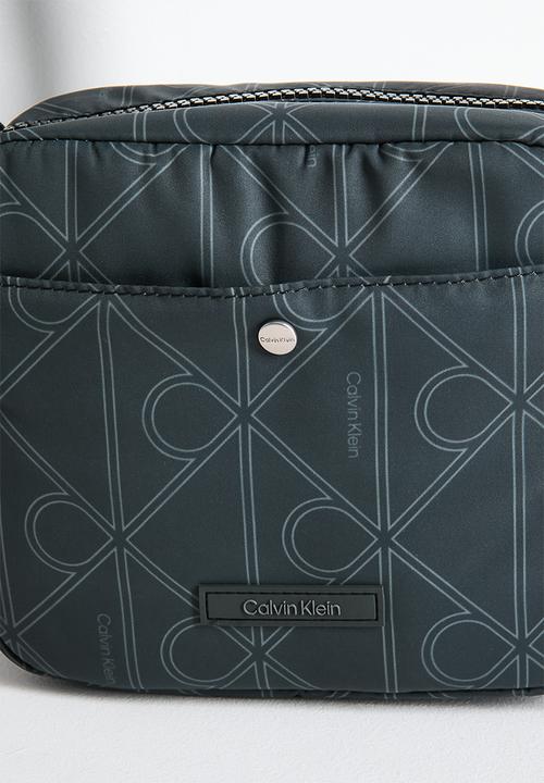 Calvin Klein - Printed Emblem Aop Nylon Camera Bag - Pirate Black