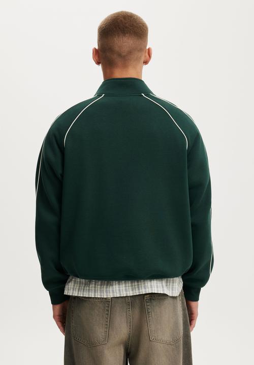 Cotton On - 1/4 Zip Graphic Fleece - Pineneedle Green/Chalk White/Valiente