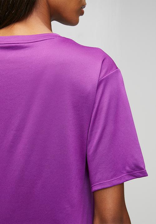 PUMA - W Tad Essential Relaxed Tee - Plum Wine