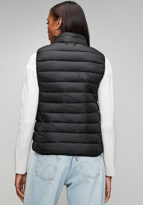 MANDI - Sleeveless Zip Through Puffer Jacket - Black