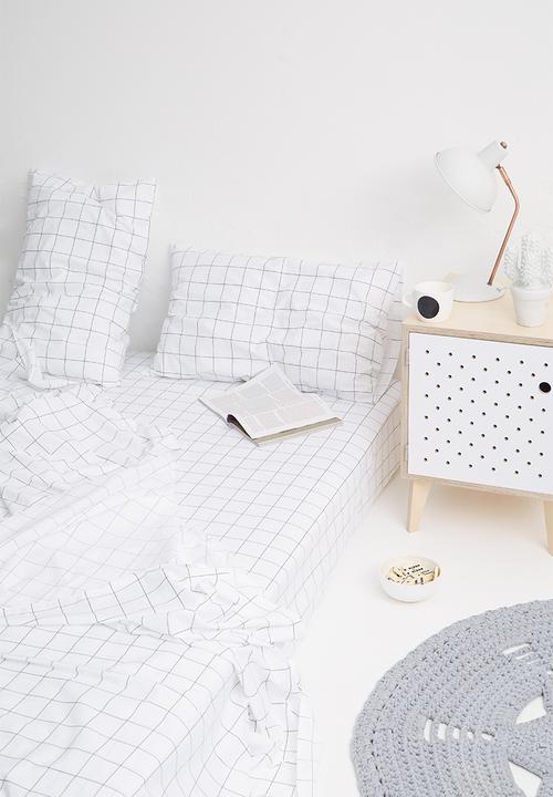 Sixth Floor - Grey grid sheet set