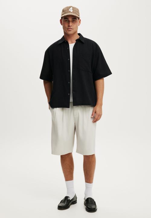 Cotton On - Boxy Fit Short Sleeve Shirt - Black