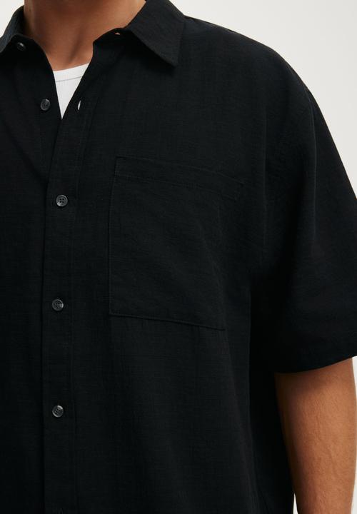 Cotton On - Boxy Fit Short Sleeve Shirt - Black