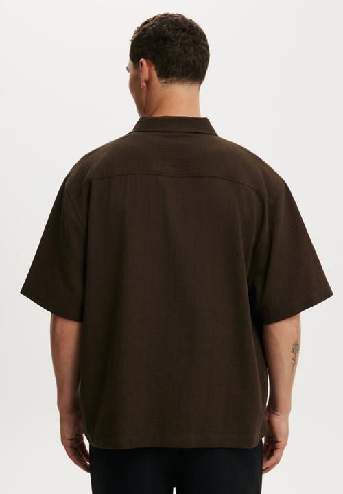 Cotton On - Boxy Fit Short Sleeve Shirt - Brown