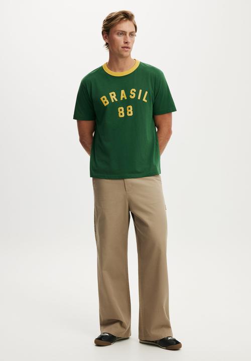 Cotton On - Everyday Fit Graphic T-Shirt - Racing Green / Brasil 88