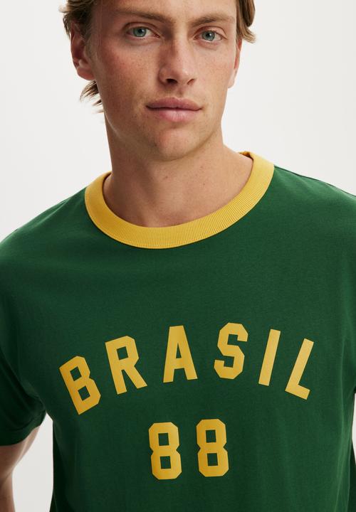 Cotton On - Everyday Fit Graphic T-Shirt - Racing Green / Brasil 88