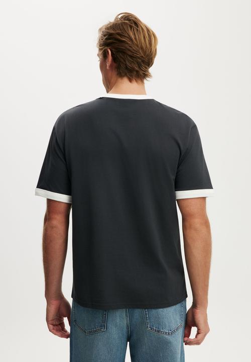 Cotton On - Everyday Fit Graphic T-Shirt - Washed Black / Futbol 84
