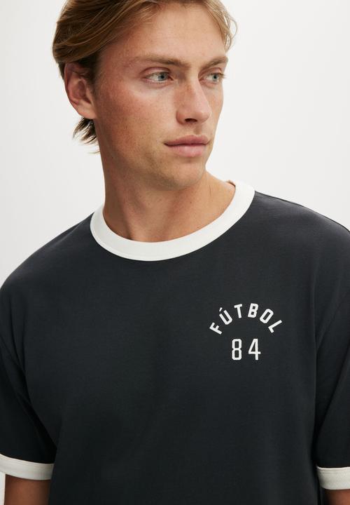 Cotton On - Everyday Fit Graphic T-Shirt - Washed Black / Futbol 84