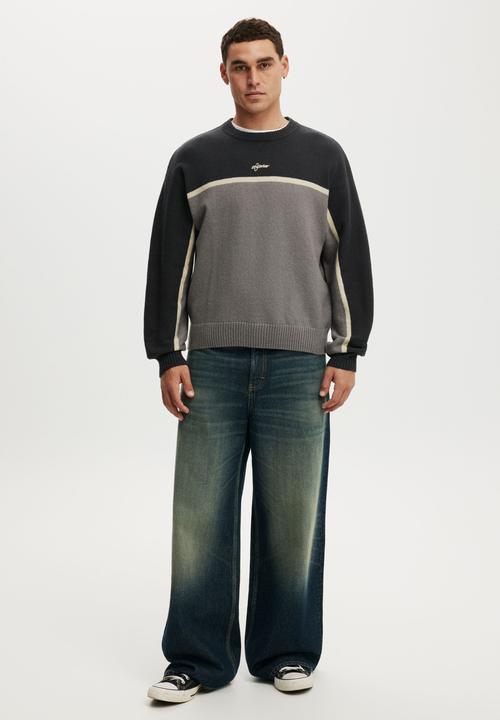 Cotton On - Panelled Crew Knit - Black / Splice