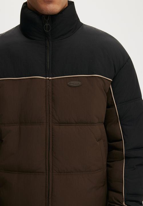 Cotton On - Puffer Jacket - choc/panelled