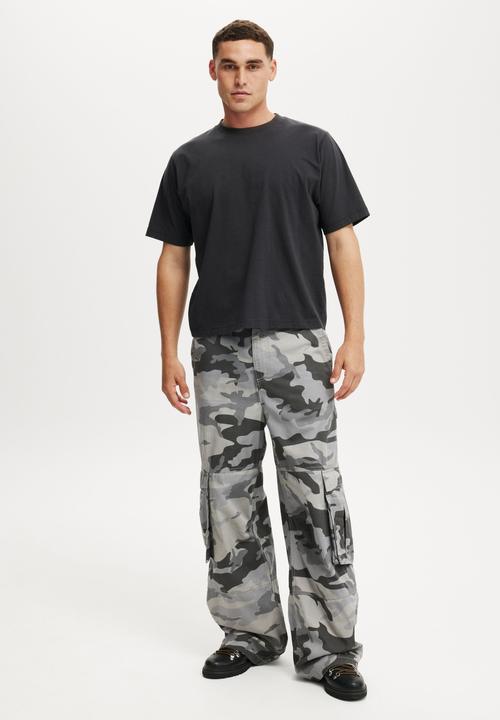 Cotton On - Super Baggy Cargo Pant - Grey Camo