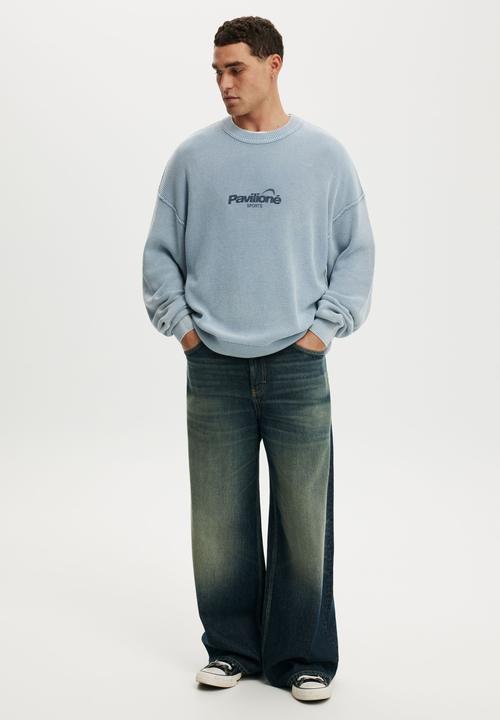 Cotton On - Washed Graphic Crew Knit - Washed Blue