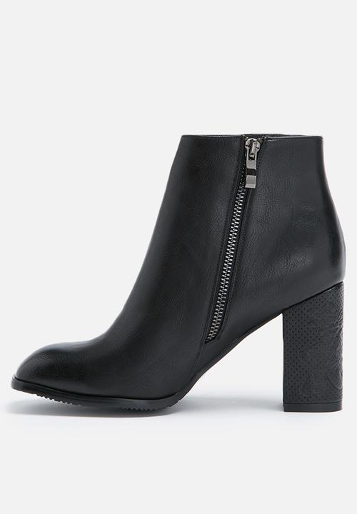 Daisy Street - Alpha embossed heel boot