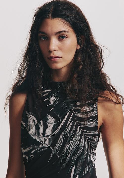 H&M - Draped midi dress - black/patterned