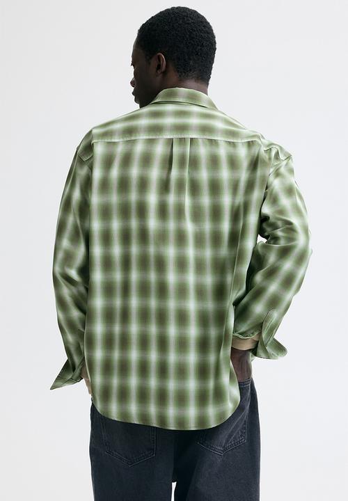 H&M - Relaxed fit shirt - khaki green/checked