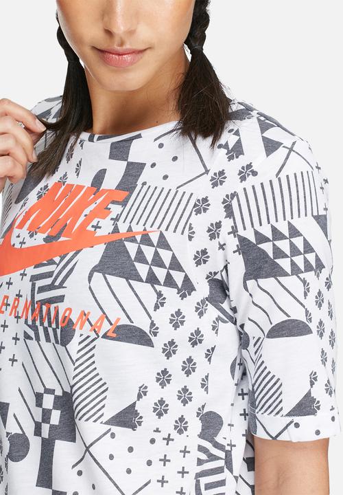 Nike - International signal tee