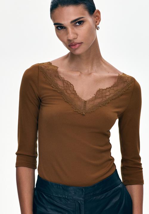 Lace-trimmed rib-knit top - brown - 1335037003