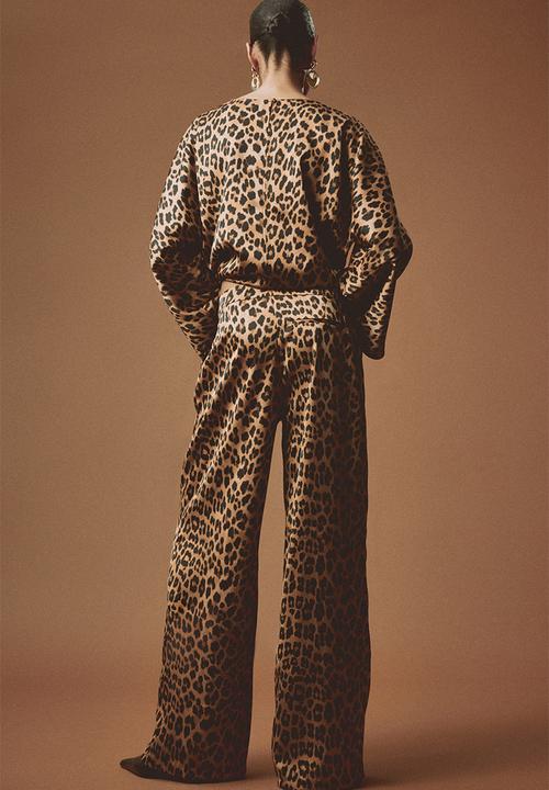 H&M - Wide tailored trousers - dark beige/leopard print