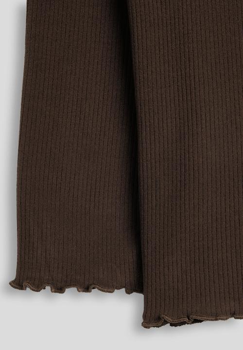Pop Candy - Ribbed daisy applique long sleeved top - dark chocolate