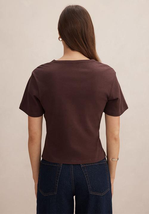 Forever New - Lani hardware detail T-shirt in chocolate