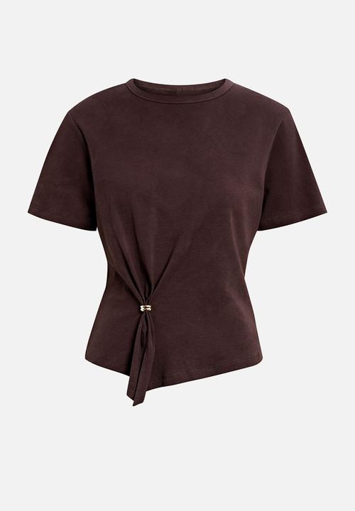 Forever New - Lani hardware detail T-shirt in chocolate
