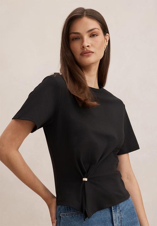 Forever New - Lani hardware detail T-shirt in black