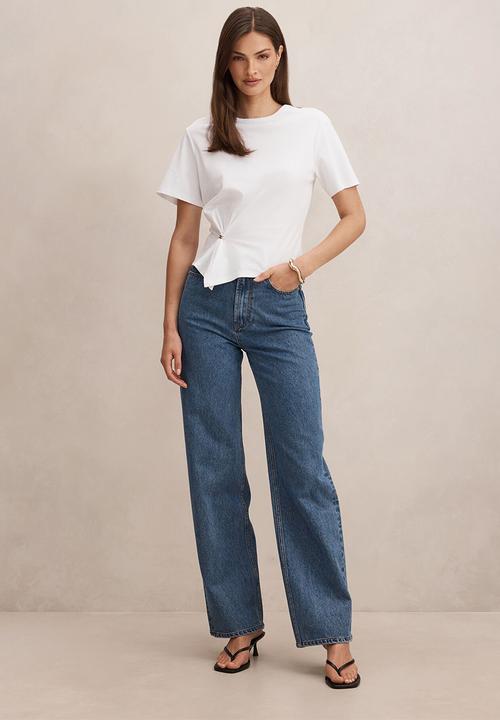 Forever New - Lani hardware detail T-shirt in porcelain