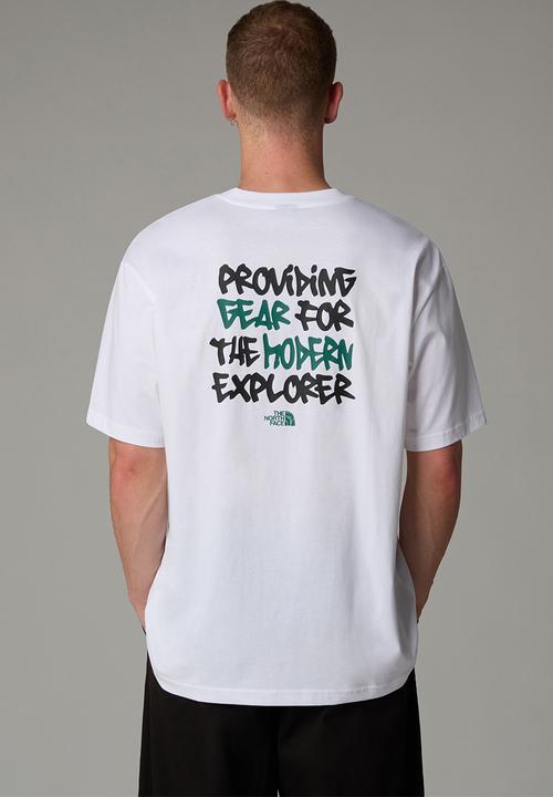 The North Face - M S/S Graffiti Style Tee Oversize Fit - Tnf White/Black-Evergreen