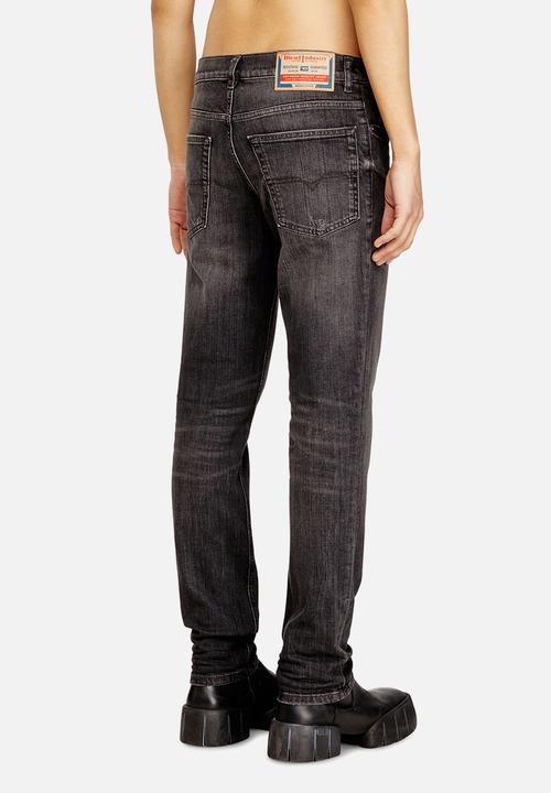 Diesel  - 2023 D-FINITIVE L.32 TROUSERS - black 