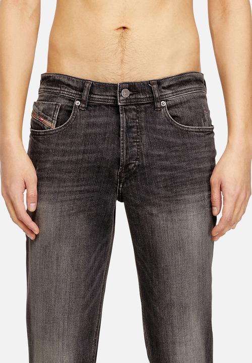 Diesel  - 2023 D-FINITIVE L.32 TROUSERS - black 